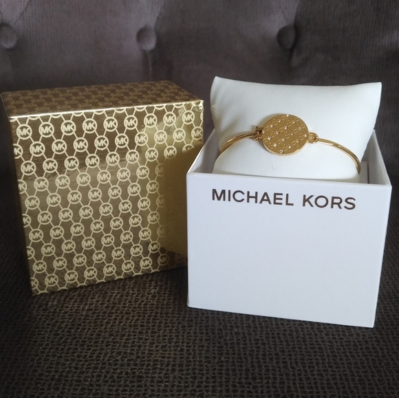 ✨️HP✨️ Michael Kors Gold💛 Medallion🏅 Bracelet - NWT - Picture 10 of 15